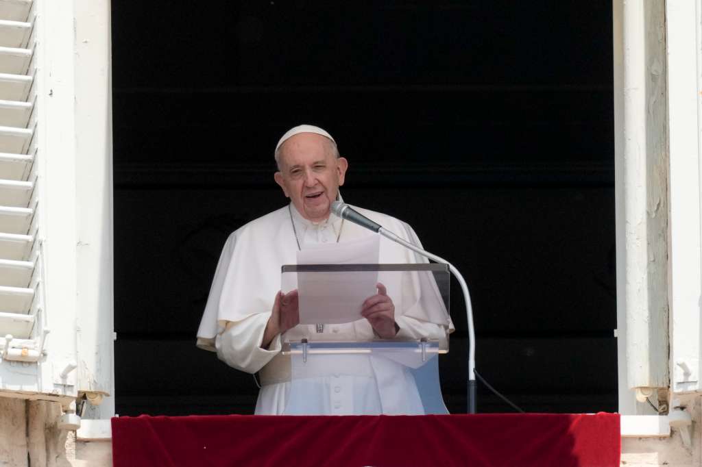 Pope resumes public audiences month after major surgery - coronavirus Pope resumes public audiences month after major surgery