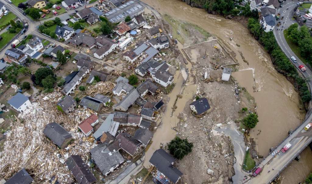 Experts: Europe floods shows need to curb emissions, adapt - entertainment tonight Experts: Europe floods shows need to curb emissions, adapt