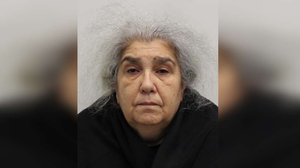Woman convicted of swapping pebbles for diamonds in heist at luxury jewelry store - entertainment news hollywood Woman convicted of swapping pebbles for diamonds in heist at luxury jewelry store
