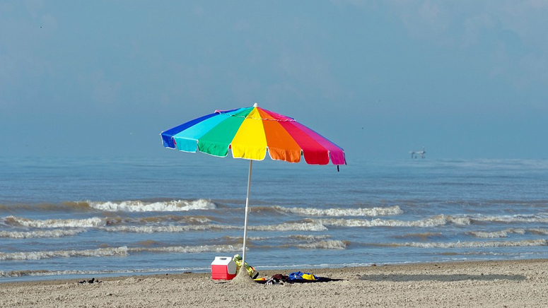 https://whdh.com/wp-content/uploads/sites/3/2019/06/190619_beach_umbrella.jpg