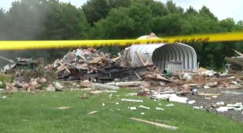 Wisconsin Explosion Today – Debris goes flying during home explosion in ...