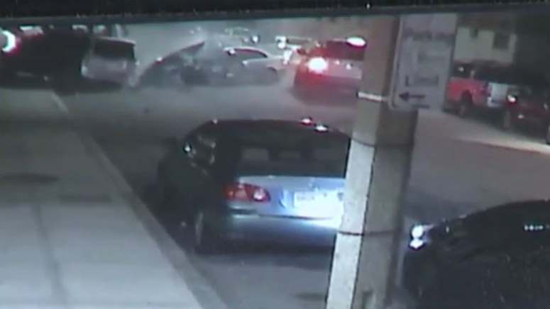 Police Driver To Be Charged After Crashing Into Parked Cars Injuring Passenger In Roxbury Boston News Weather Sports Whdh 7news