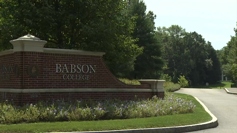 US apologizes for deporting Babson student flying home for Thanksgiving surprise
