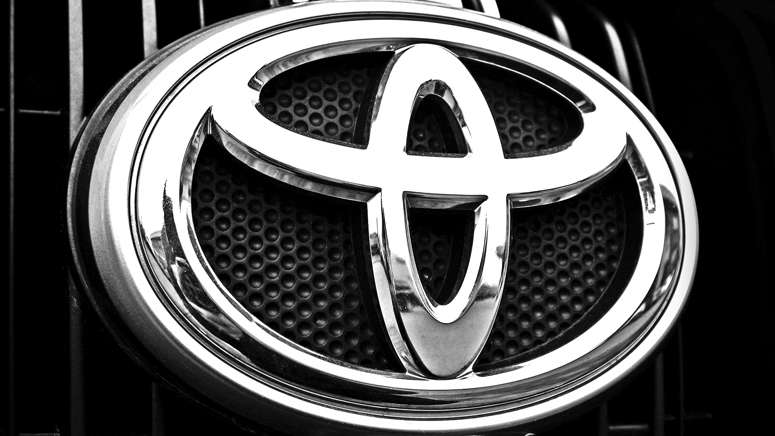 Toyota recalls 655K Camrys over display error that may deactivate turn signals and other indicators