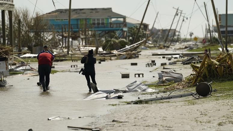 Trump Traveling To Be With Those In Hurricane Hit States Boston News Weather Sports Whdh 7news