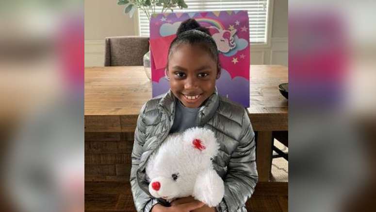 7-year-old girl dies after being shot in head while Christmas shopping ...