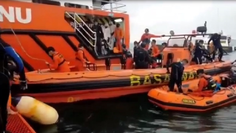 Indonesia intensifies search for crashed plane's black boxes - Boston News, Weather, Sports ...