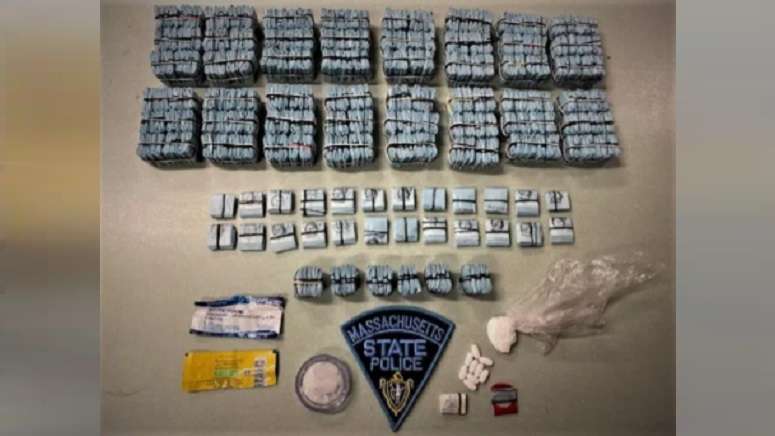 Police allegedly find nearly 5,000 bags of fentanyl after traffic stop ...
