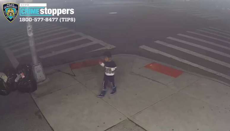 Mother arrested after 4-year-old girl found wandering NYC streets by ...