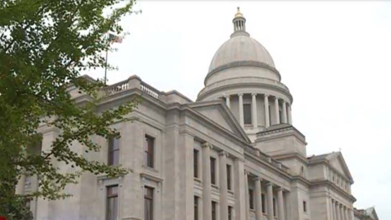 Arkansas Lawmakers Override Veto Enact Transgender Youth Treatment Ban