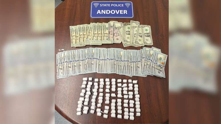 Traffic stop leads to 2 arrests, seizure of 500 grams of suspected ...