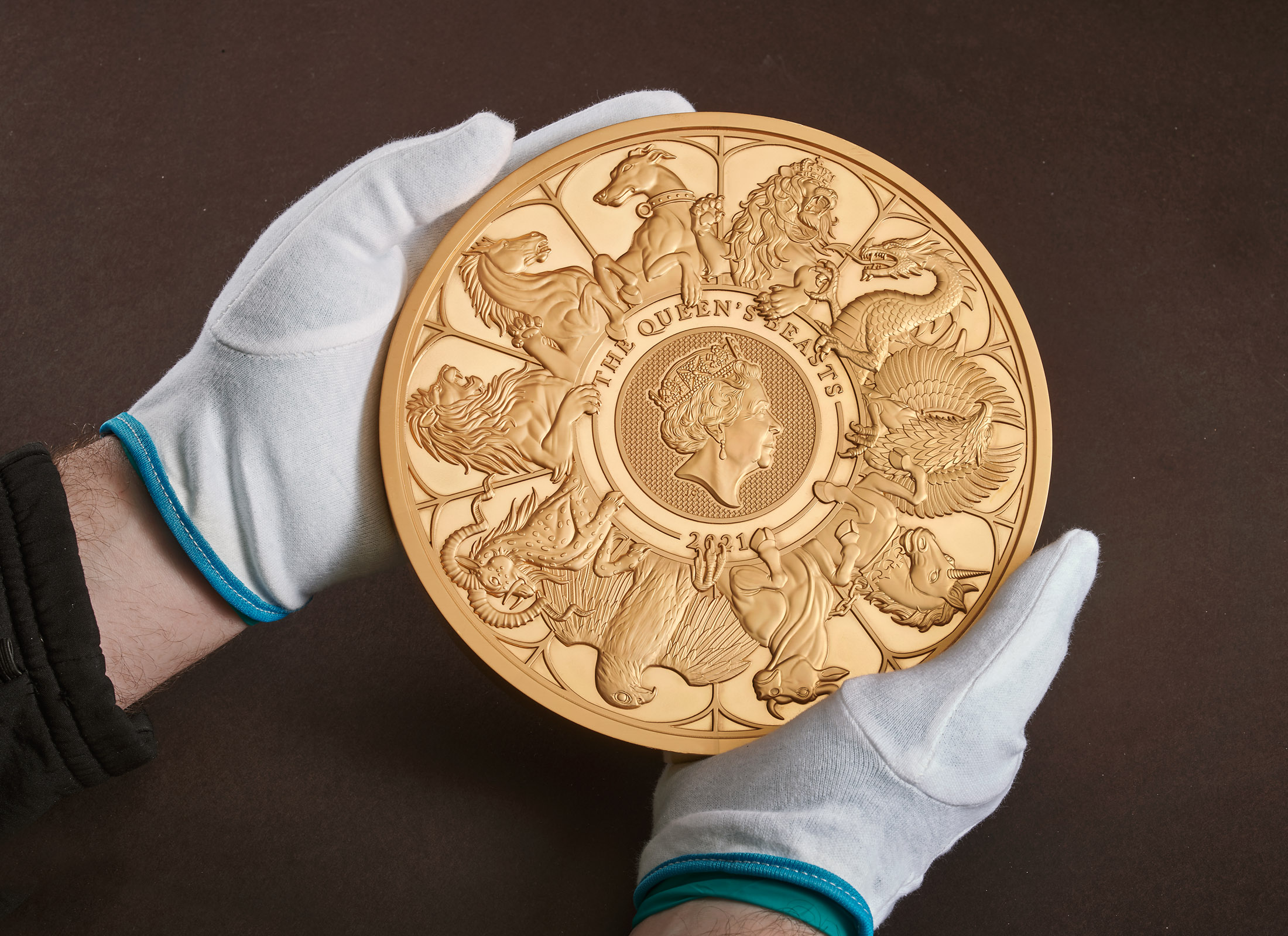 Giant gold coin weighs 22 pounds and took 400 hours to create