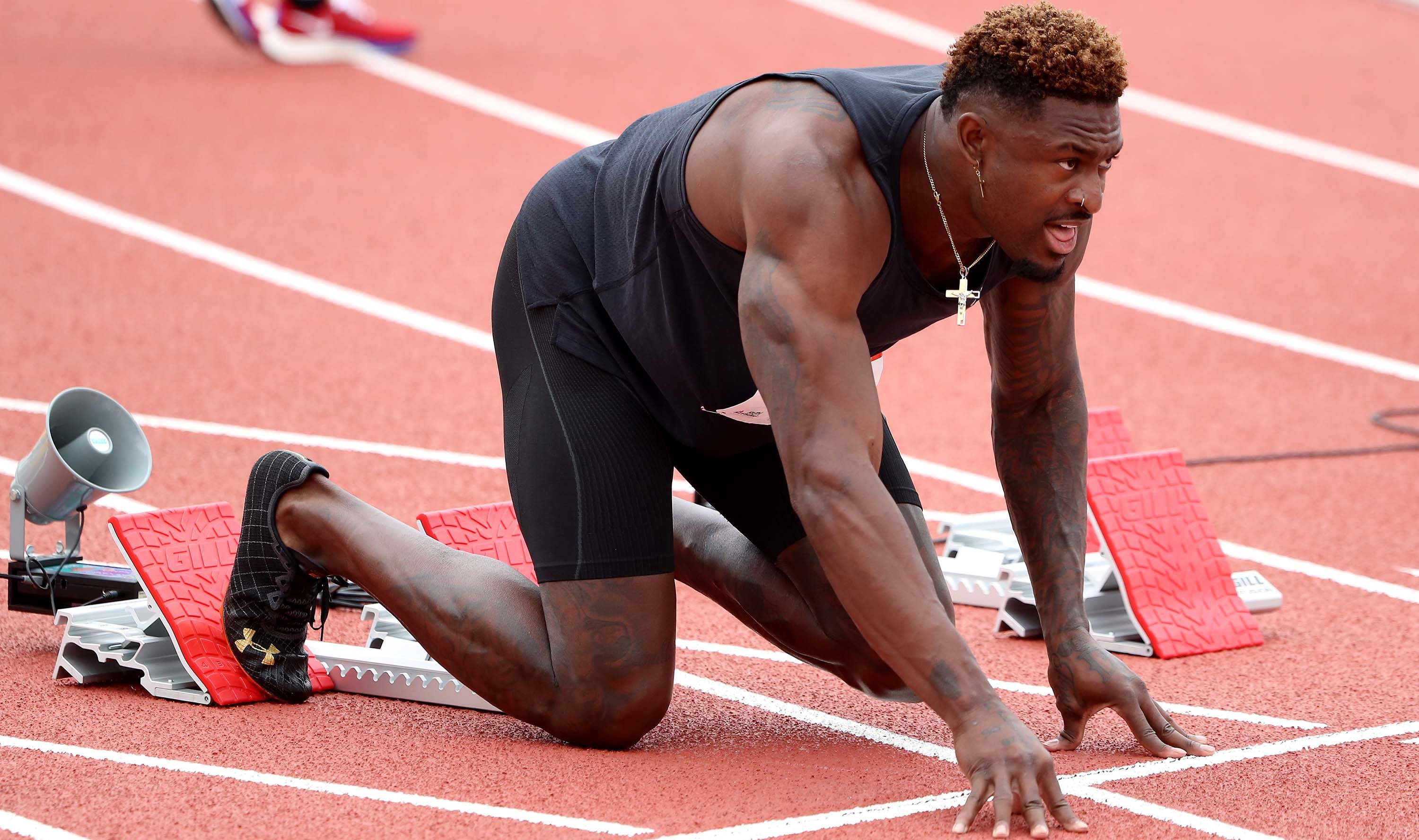 Wide receiver DK Metcalf of the Seattle Seahawks warms up before the  News Photo - Getty Images