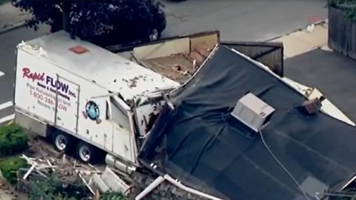 ‘I need to get inside right now’ Witnesses describe chaotic scene in