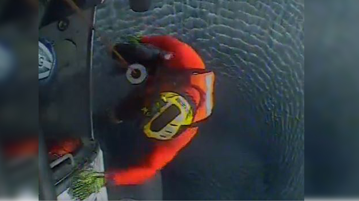 WATCH: US Coast Guard Rescues 3 From Overturned Sailing Vessel Off NH ...