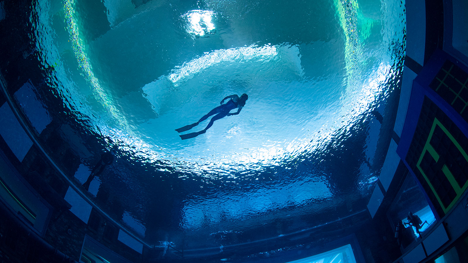Worlds Deepest Pool Opens In Dubai Part Of Huge Underwater City 