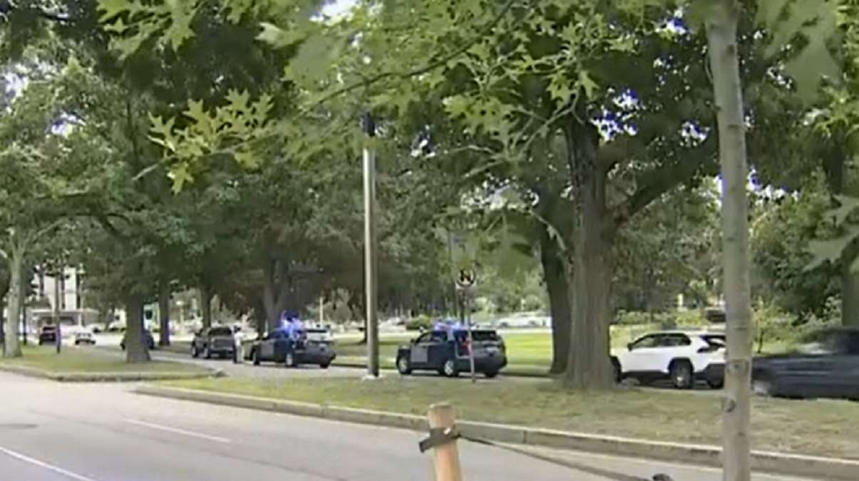 Police search for suspect after alleged road rage stabbing in West ...
