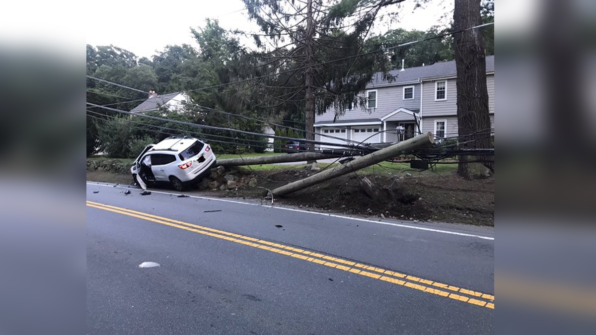 Hundreds without power after car crashes into utility pole in Weston