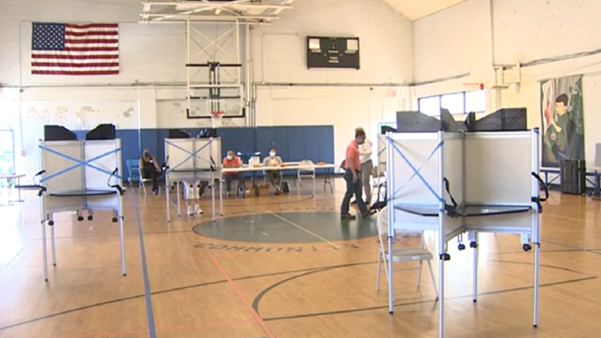 Candidates make final push as early voting begins in preliminary