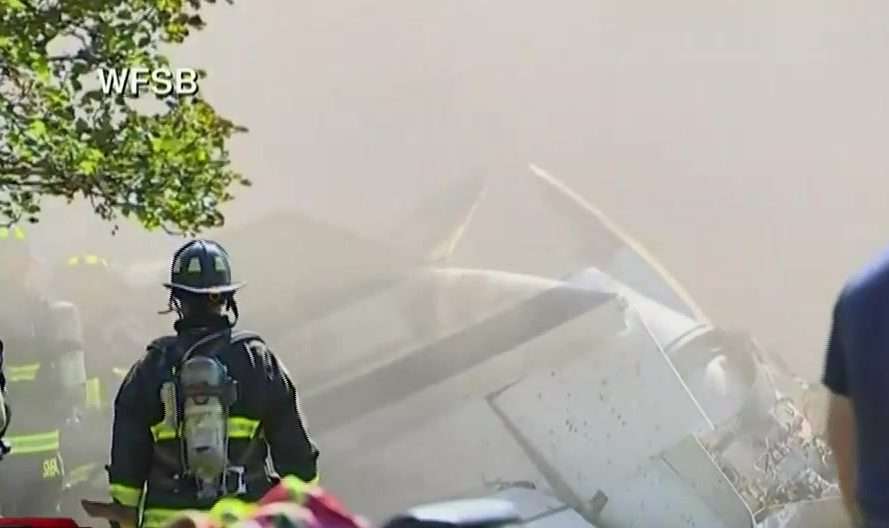4 passengers on small jet dead after it crashes on takeoff - Boston ...