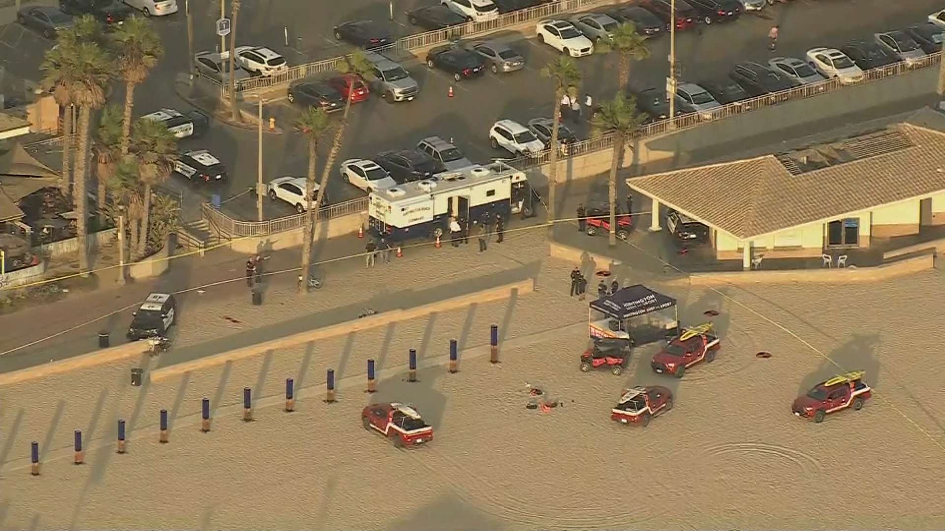 Police kill armed man on crowded Southern California beach - Boston ...