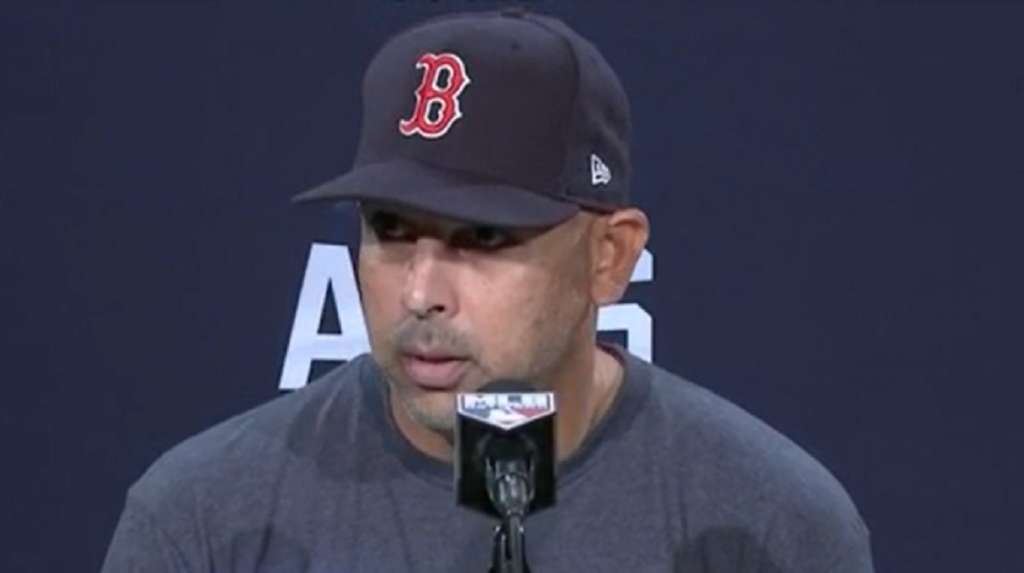 Alex Cora rejoins Red Sox after COVID-19