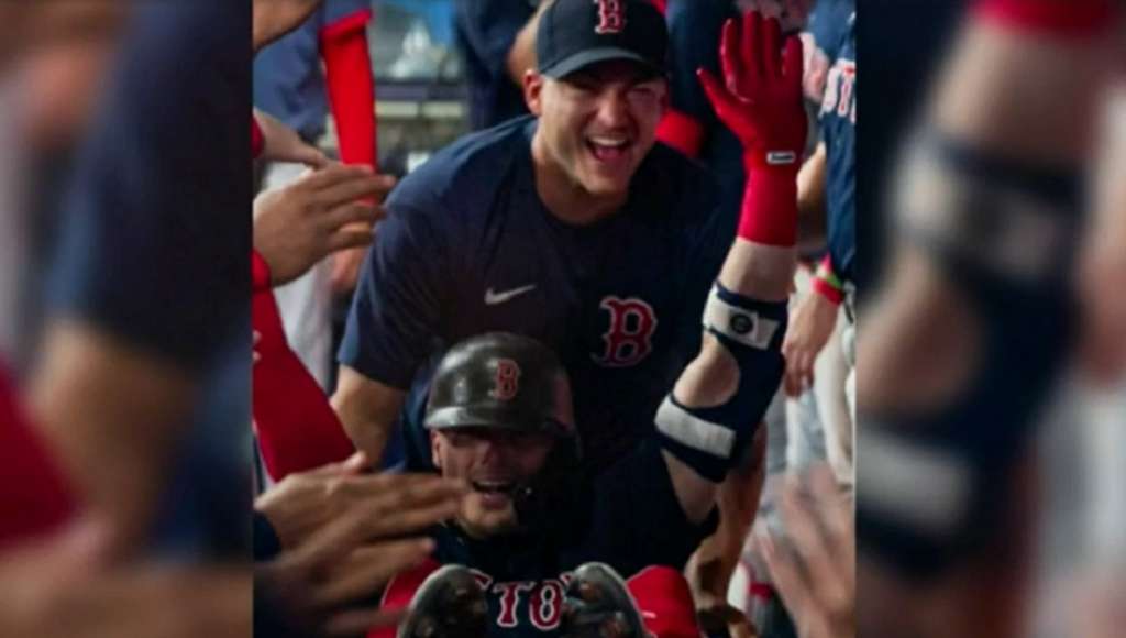 The Red Sox' laundry cart celebration is a thing!