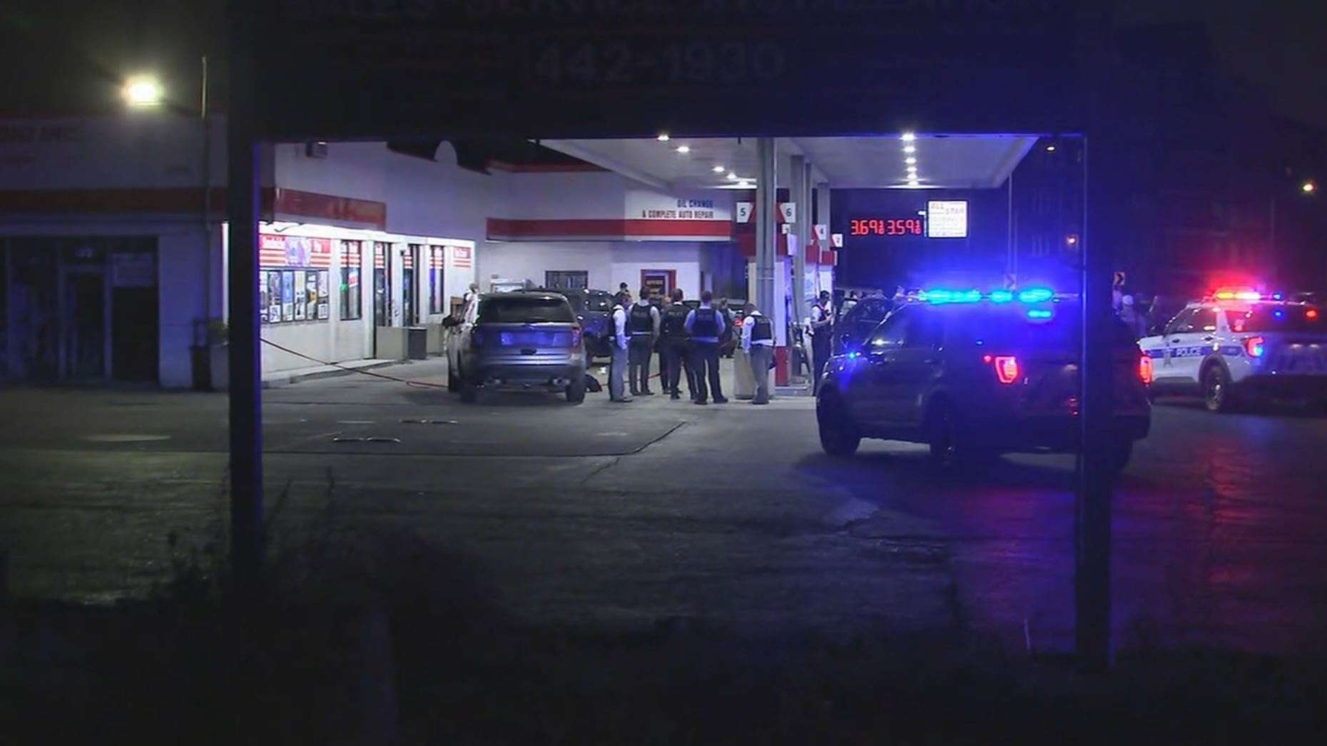 Accidental shot from Chicago officer wounds 2 other officers - Boston ...