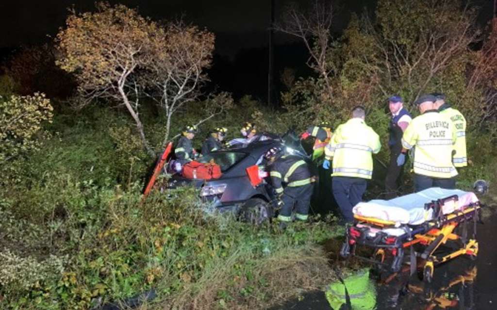 Robbery suspects hospitalized after crashing into telephone pole while