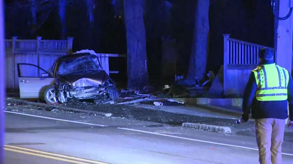Police investigating Swampscott crash that left passenger dead, driver