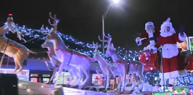 Lynn Ma Christmas Parade 2022 Hundreds Line The Streets For Return Of Christmas Eve Parade In Lynn –  Boston News, Weather, Sports | Whdh 7News