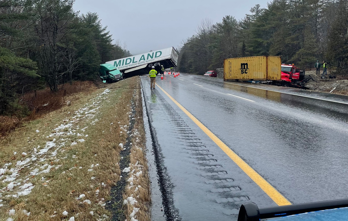 Vehicles Pile Up On Icy Section Of I-95 In Maine - Boston News, Weather ...