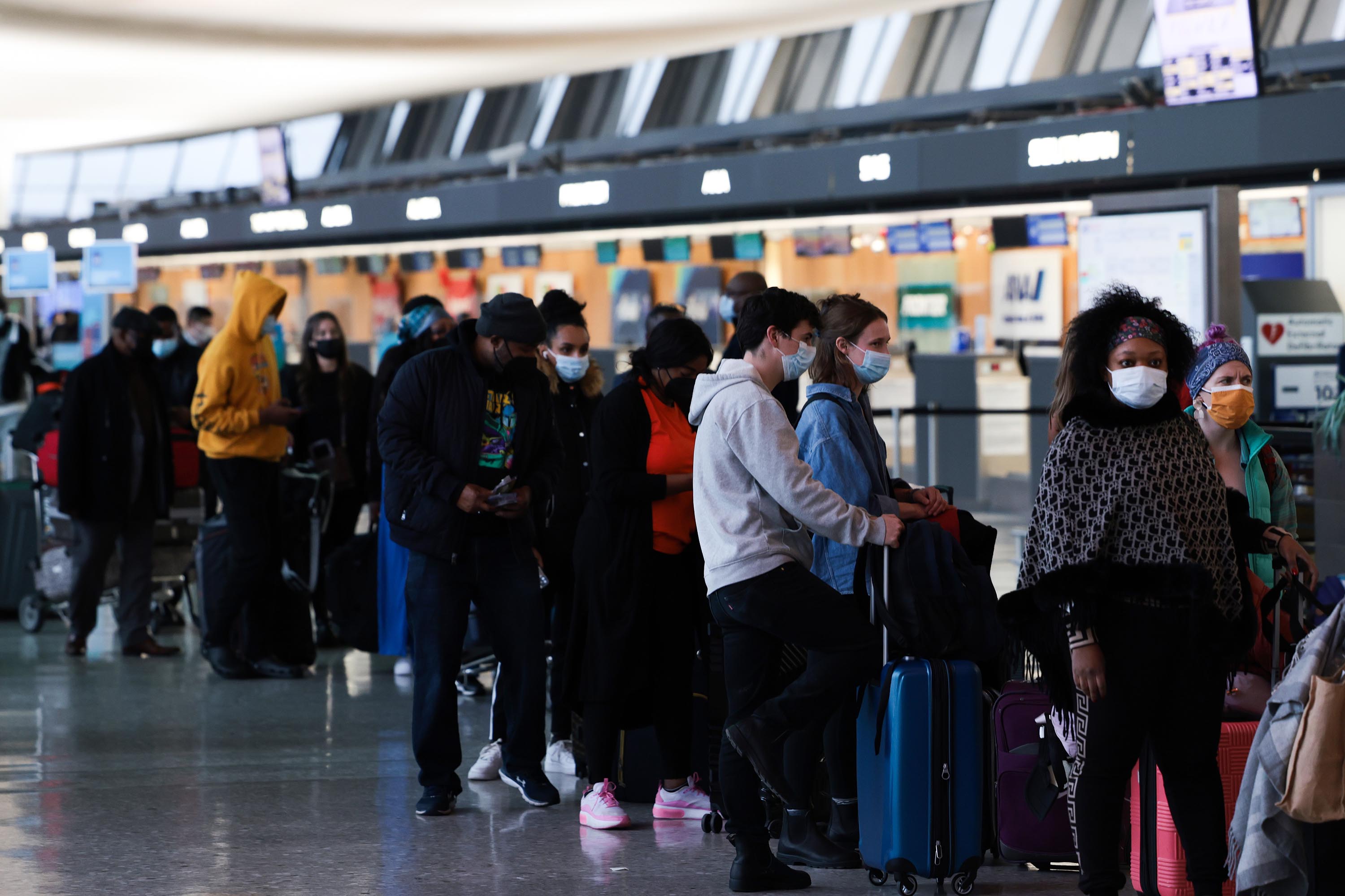 Airlines Want To Bring Back Passengers Banned Over Masks - Boston News ...