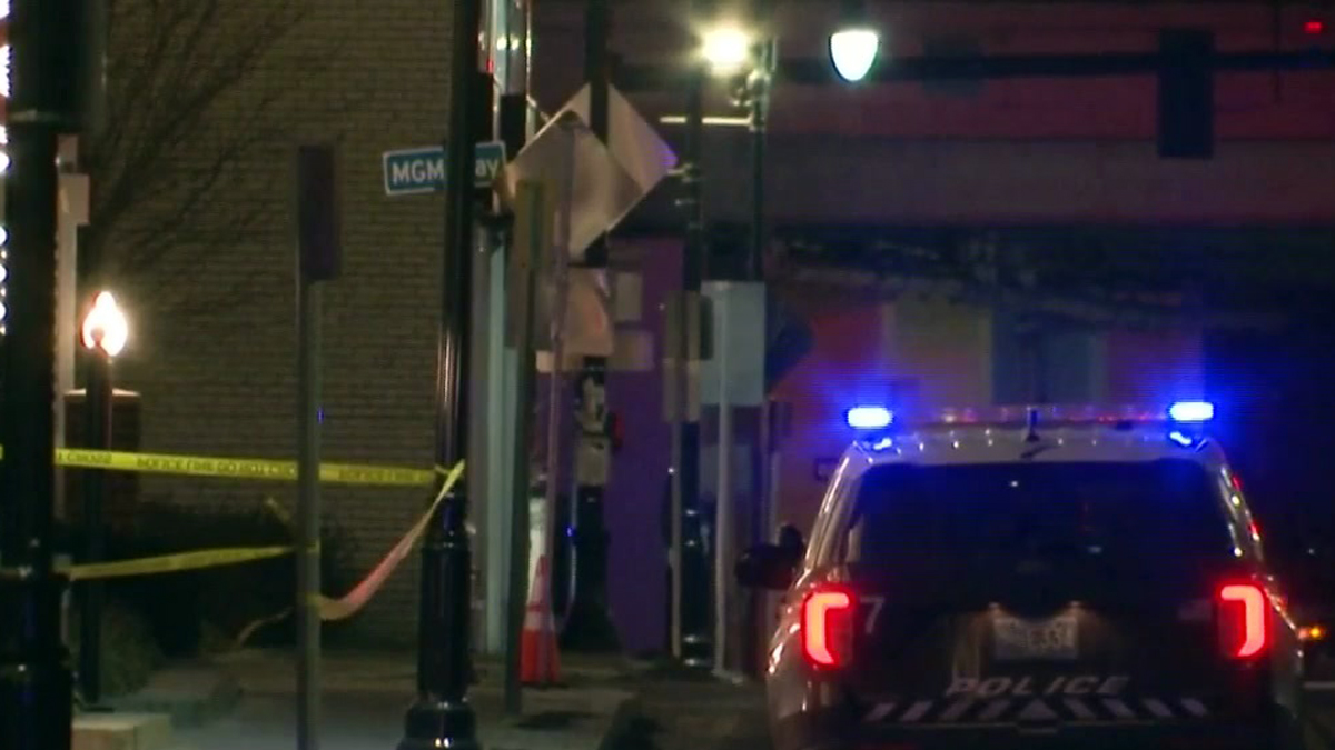 Investigation Underway After Police Officer Wounded Suspect Shot Outside Mgm Springfield Boston News Weather Sports Whdh 7news