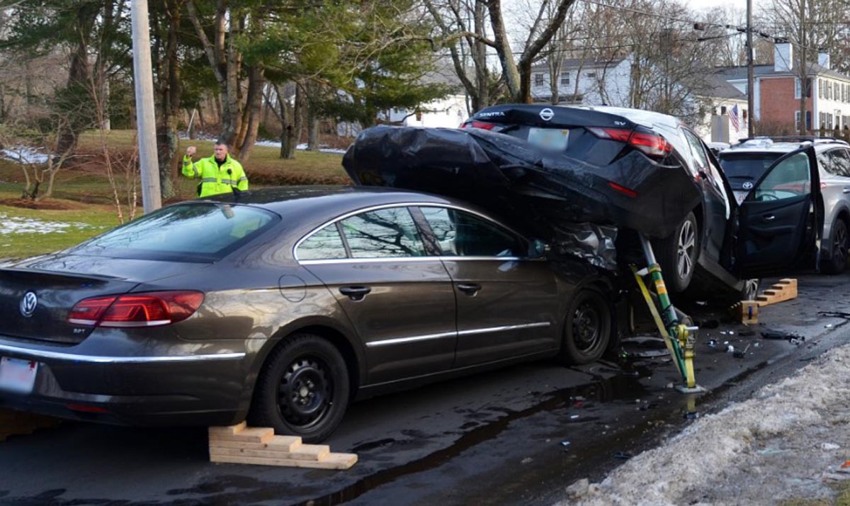 3 people injured in multivehicle crash in Hingham Boston News