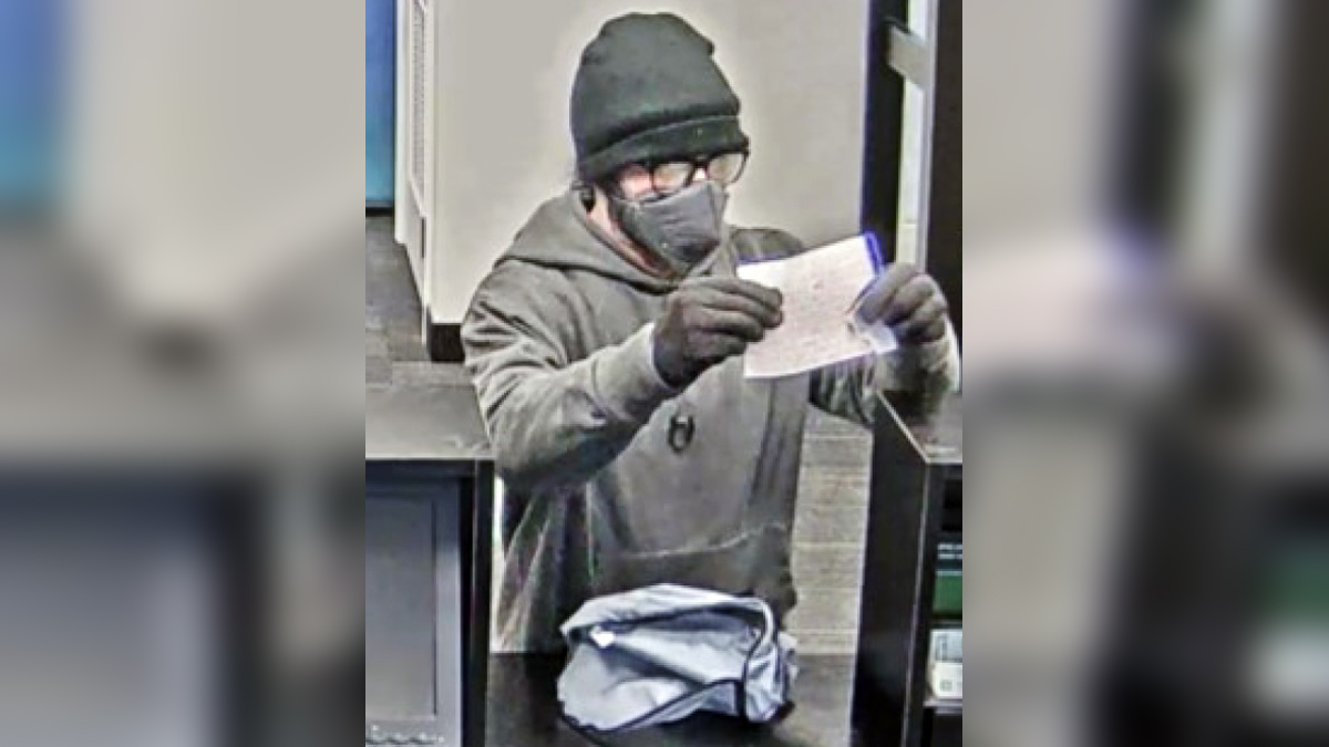 Police Ask Publics Help Identifying Bank Robbery Suspect In Methuen