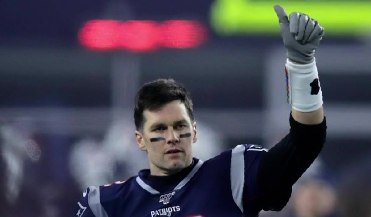 The Tom Brady Lovefest Ended When the Buccaneers Huddled on the Patriots  Logo Pregame