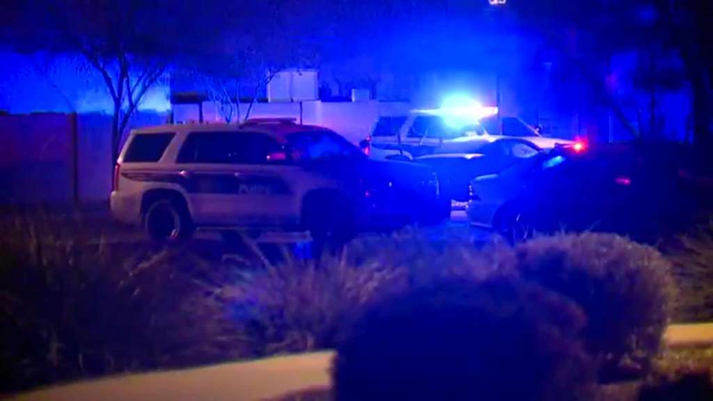 5 Phoenix Police Officers Wounded In Shootout At Home Boston News Weather Sports Whdh 7news