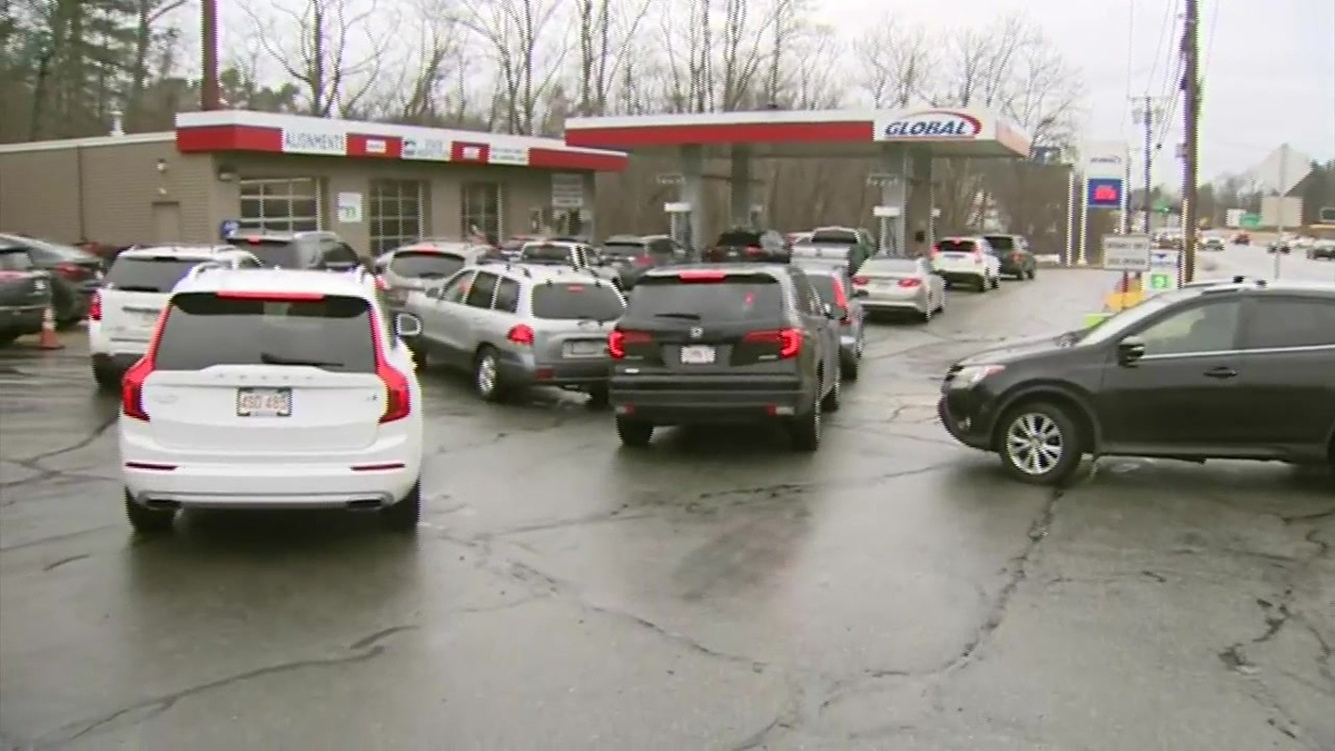 ‘Well worth it’ Drivers line up to save at Lawrence gas station Boston News, Weather, Sports