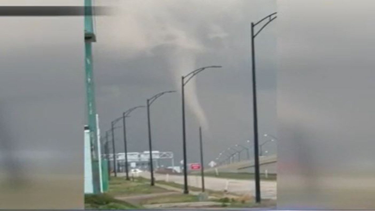 Suspected tornado rips through Kansas, causes severe damage - Boston ...