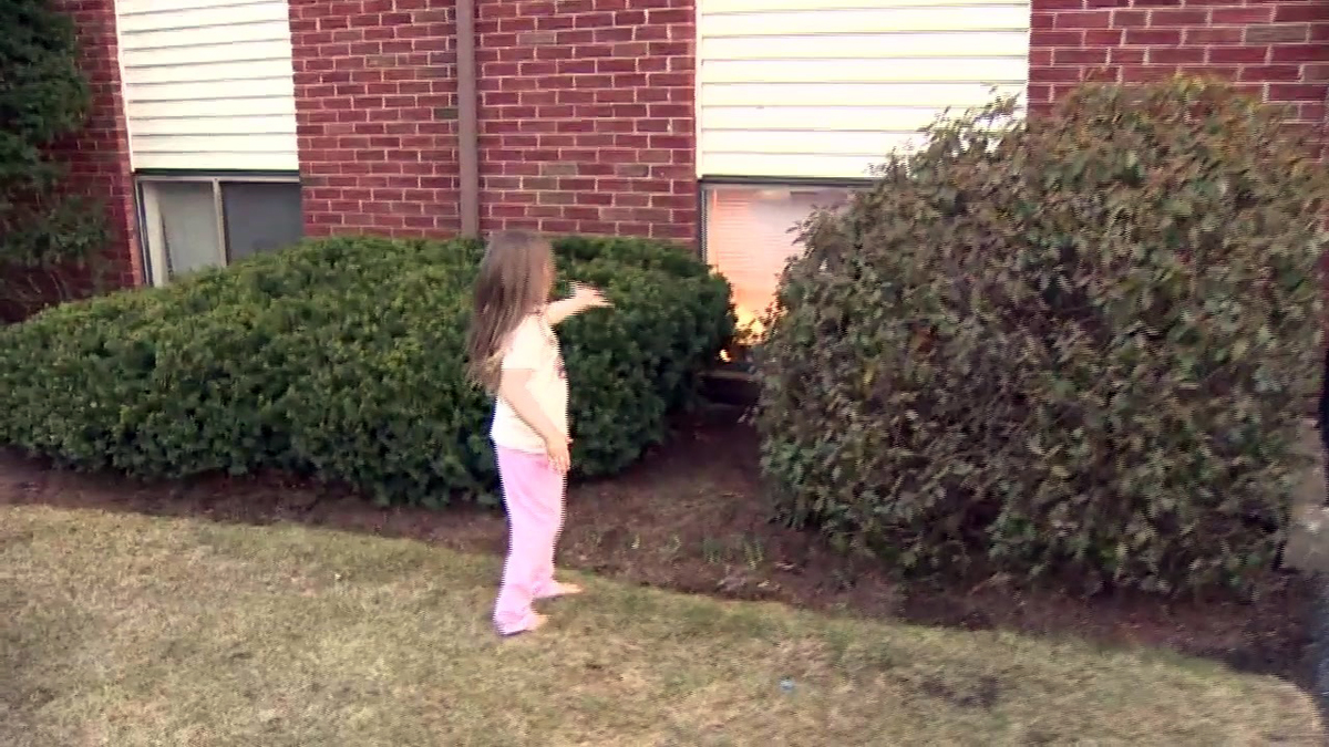 Man accused of peering into bedroom window of 2 young children in ...