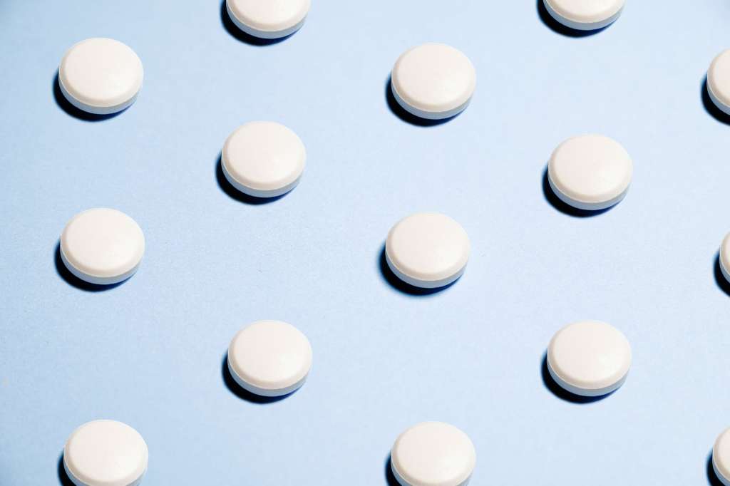 white round capsules