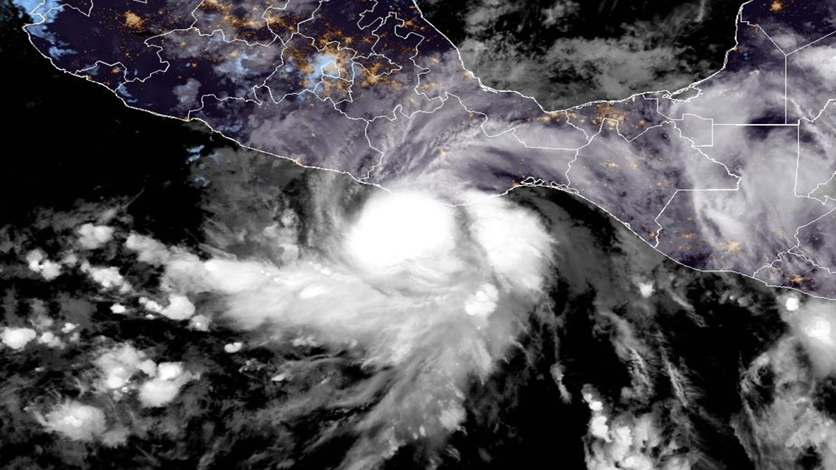 Hurricane Agatha, 1st of Pacific season, is ashore in Mexico Boston