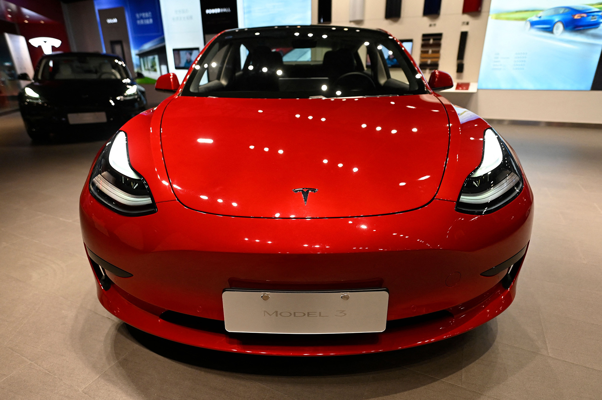 How Many Hours Does A Tesla Model 3 Battery Last