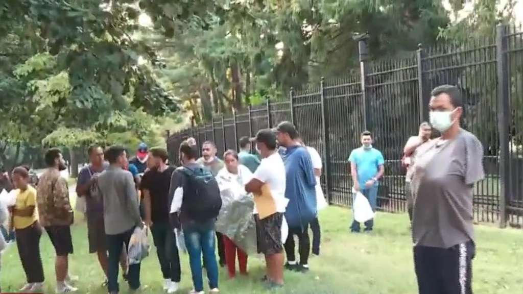 2 busloads of migrants dropped off near VP Harris’ residence Boston