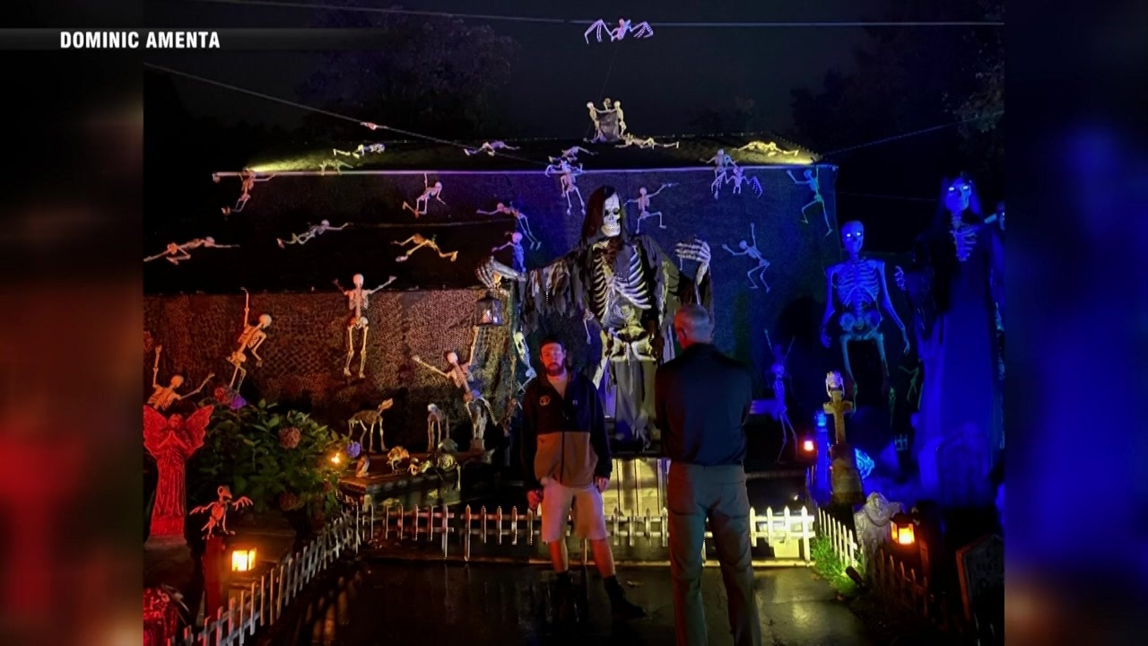 Lynnfield man has ‘skelefun’ with his spooky haunted house display
