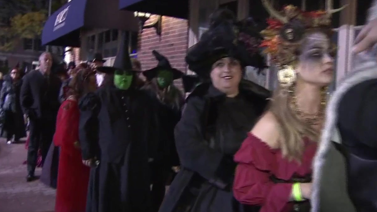 Thousands flock to Salem for final weekend of Halloween season Boston