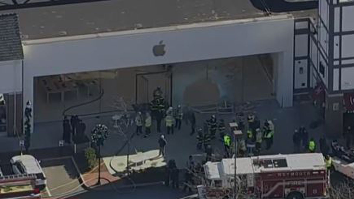 Apple CEO Tim Cook pays visit to victims of Hingham Apple store crash