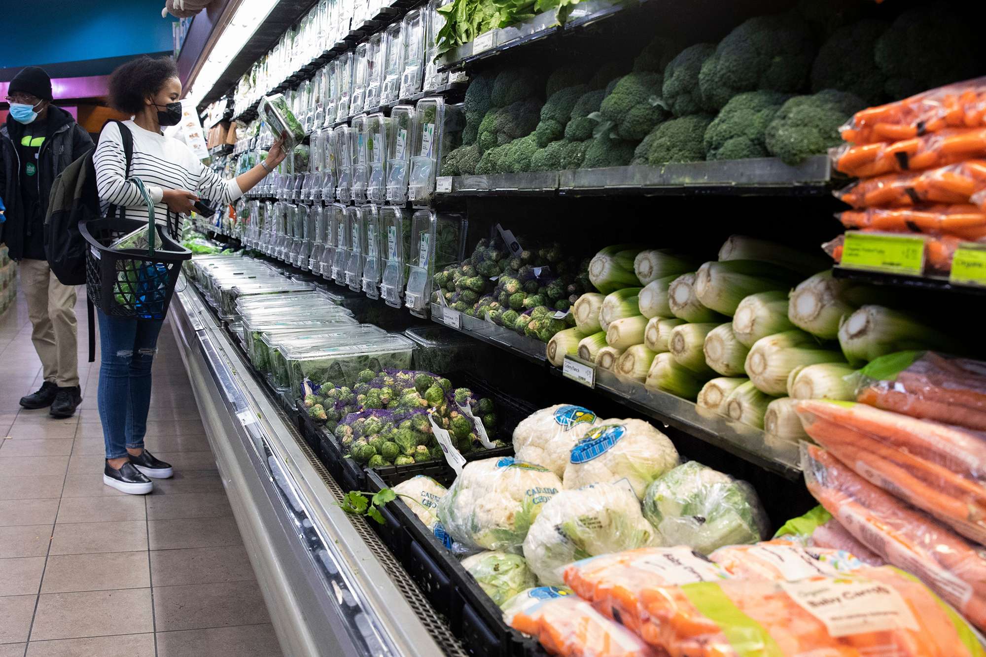 Why Americans feel gloomy about the economy despite falling inflation and low unemployment - Boston News, Weather, Sports - Vimarsana News