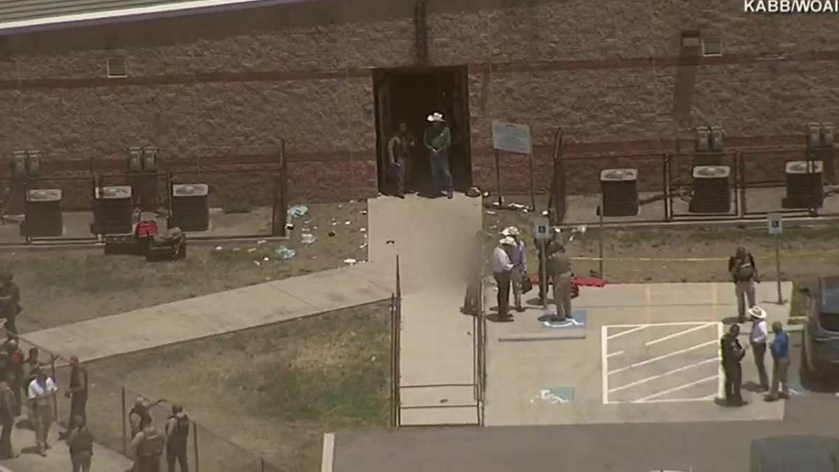 First on CNN 10yearold trapped with the Uvalde school shooter repeatedly called 911 for help